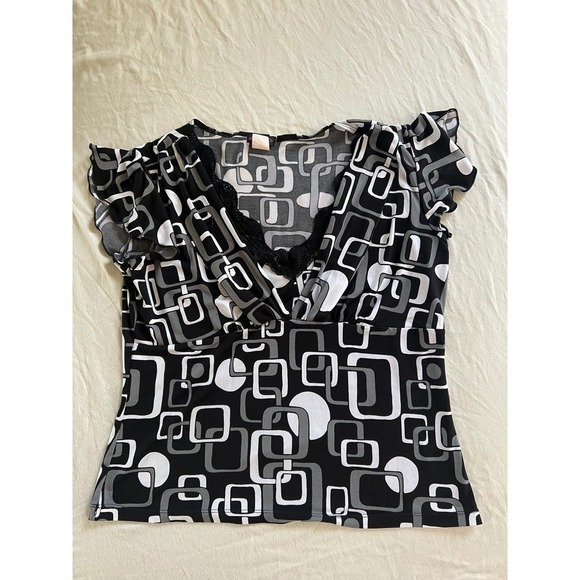 Cocomo Tops - Y2K Black Gray Geometric Print Lace Trim Surplice Flutter Sleeve Top Medium